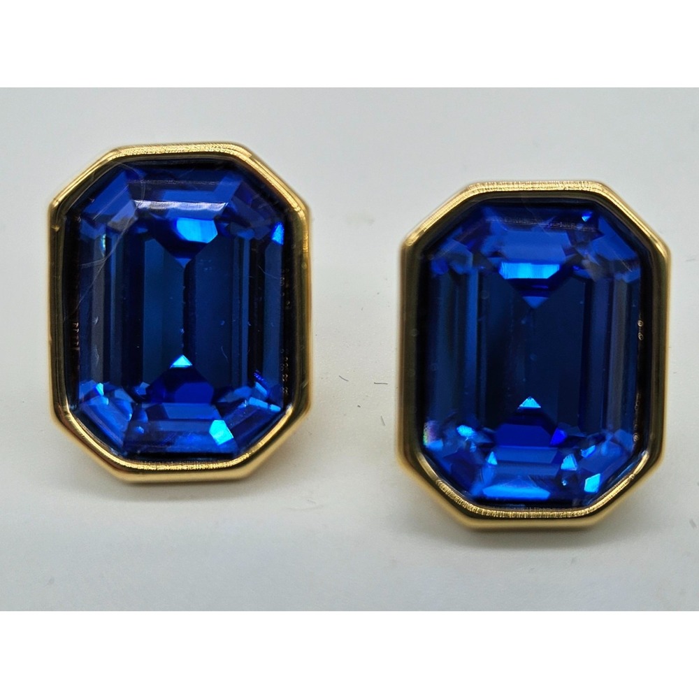 VINTAGE‎ MONET Gold Tone Emerald Cut Blue Crystal Stud Earrings Statement Glam